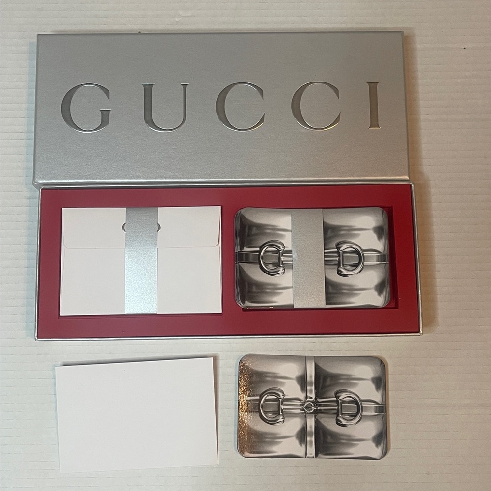 Gucci 20 Piece Holiday Gift Tag Set.